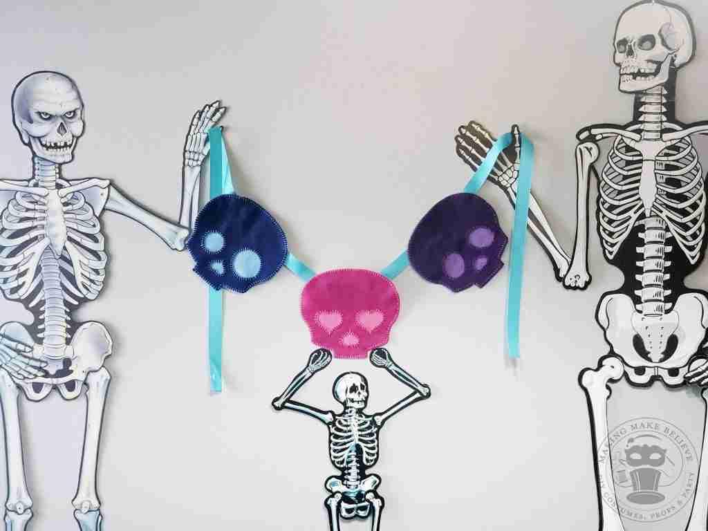 DIY Halloween Skull Banner