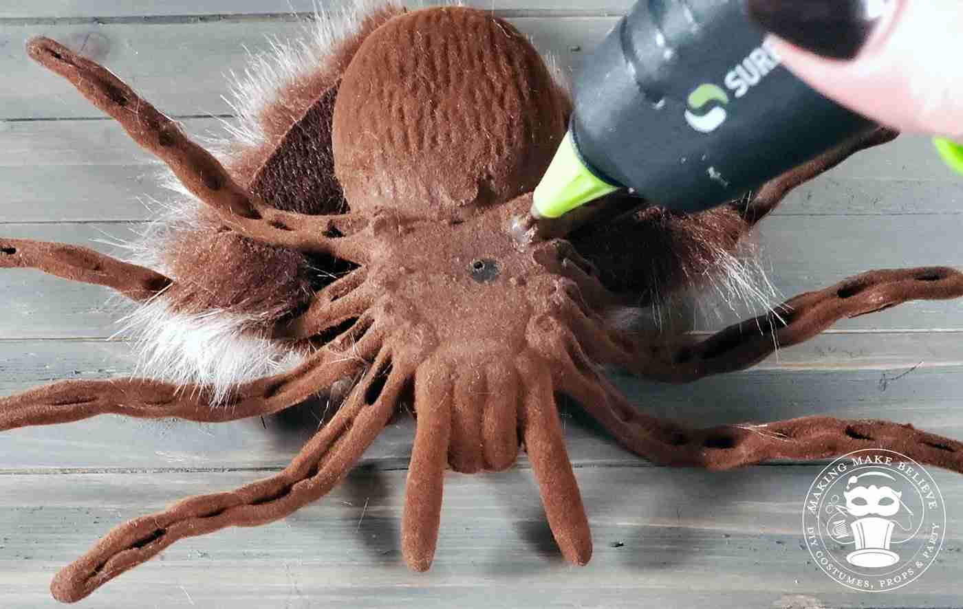 Make A Creepy Halloween Spider