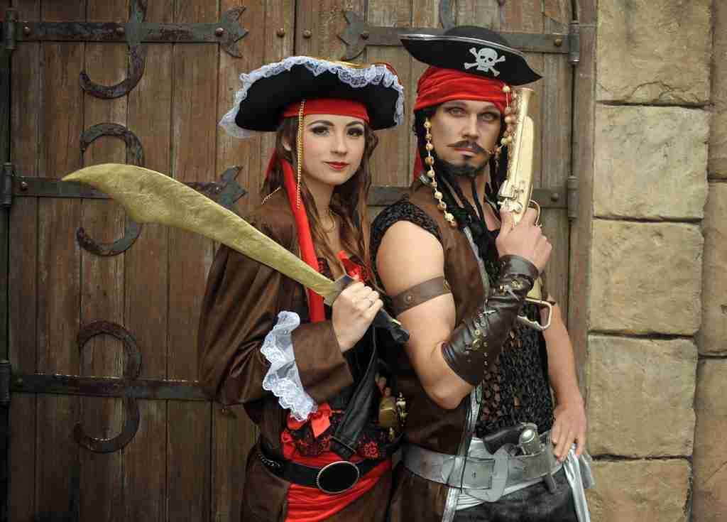 Halloween Party Pirate Costume Couple