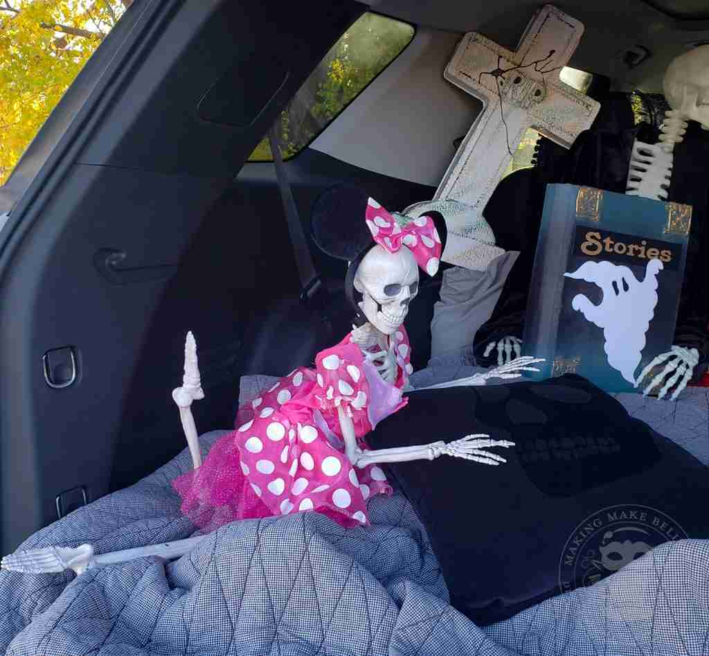 Trunk or Treat Skellie Family Ghost Stories