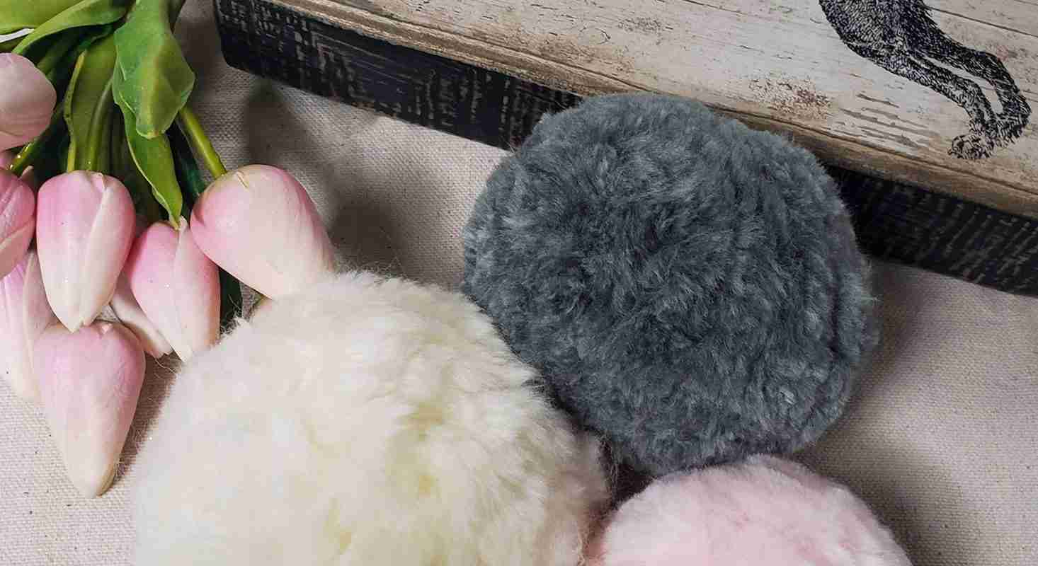 DIY Fluffy Costume Bunny Tail