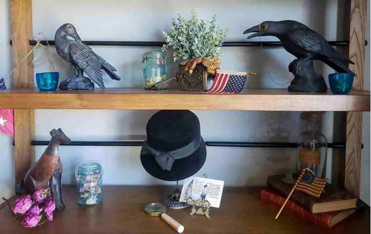 Grandin Road Ravens