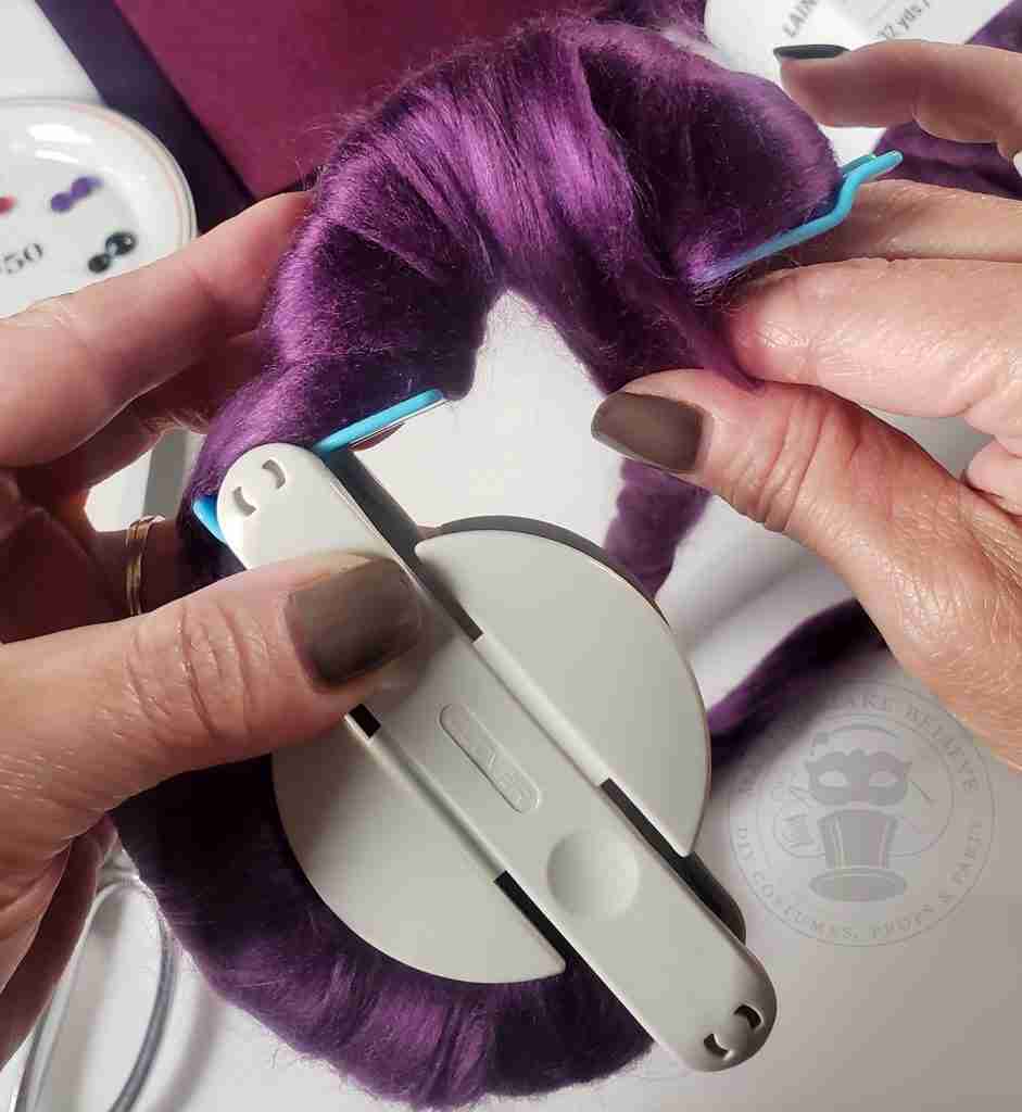 Wrap Pom Maker