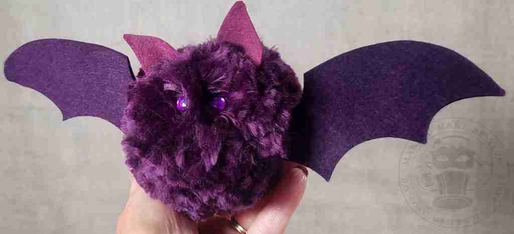 Complete Pom Pom Bat From Scratch