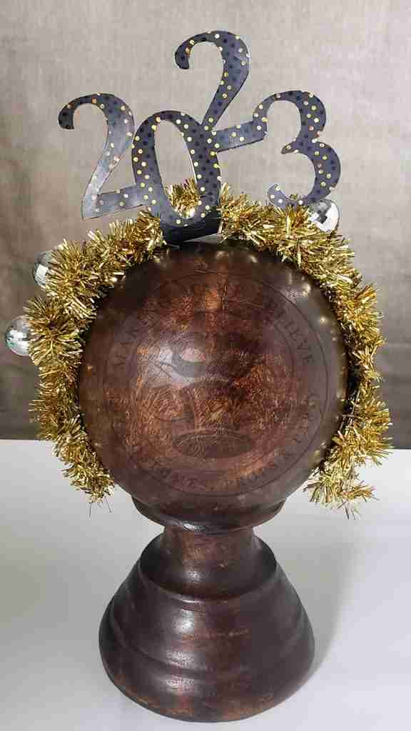 Last-Minute New Year's Eve Crown