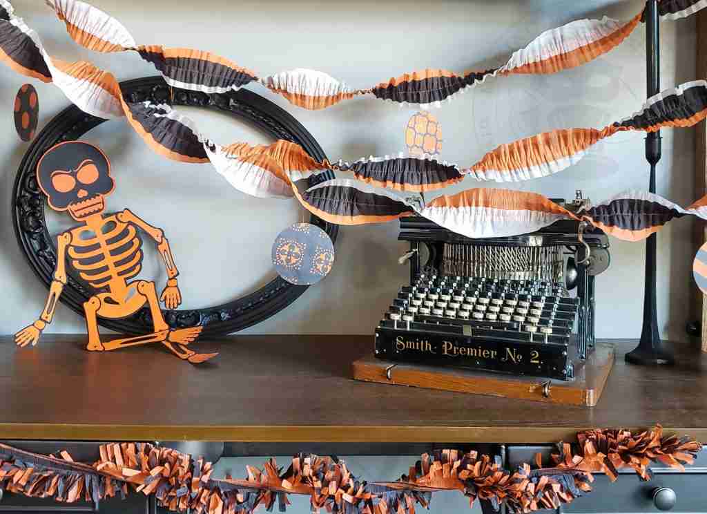 DIY Halloween Crepe Paper Festoon & Swag Dots