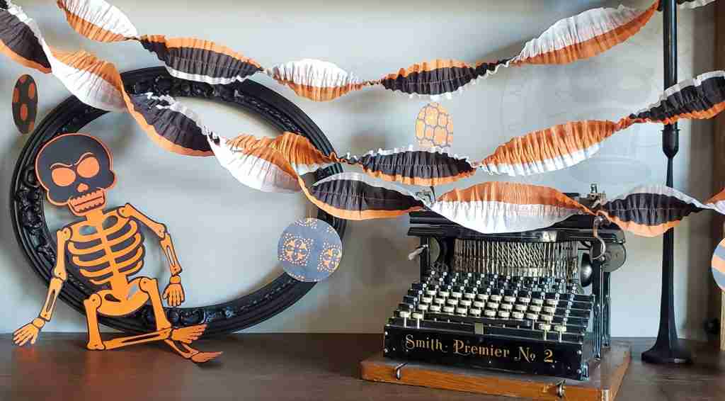 DIY Halloween Crepe Paper Festoon & Swag Dots