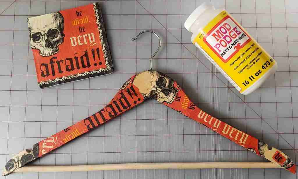 Spooky Style Halloween Haunted Hangers
