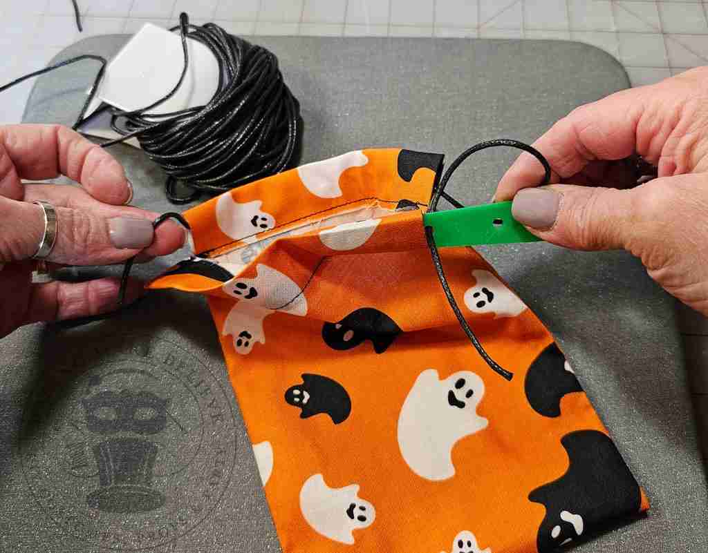 Insert Cording In Opposite Direction