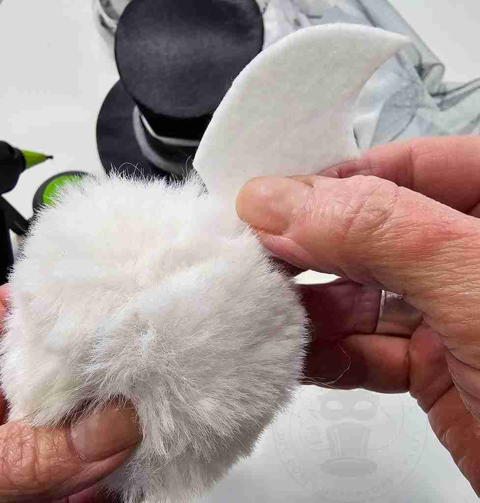 Attach Wings To Pom Bat