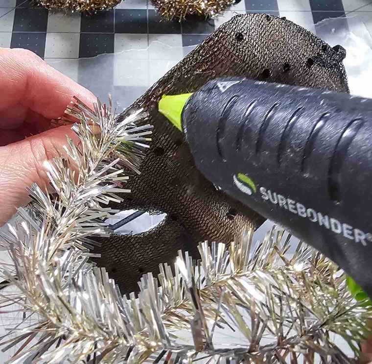 Add Trim to NYE Masquerade Mask