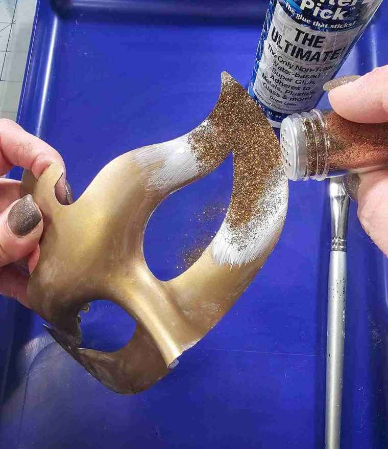 Add Glitter To NYE Mask