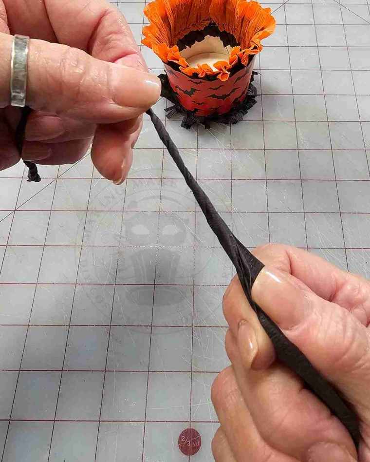 Wind Crepe Paper to Make Rope