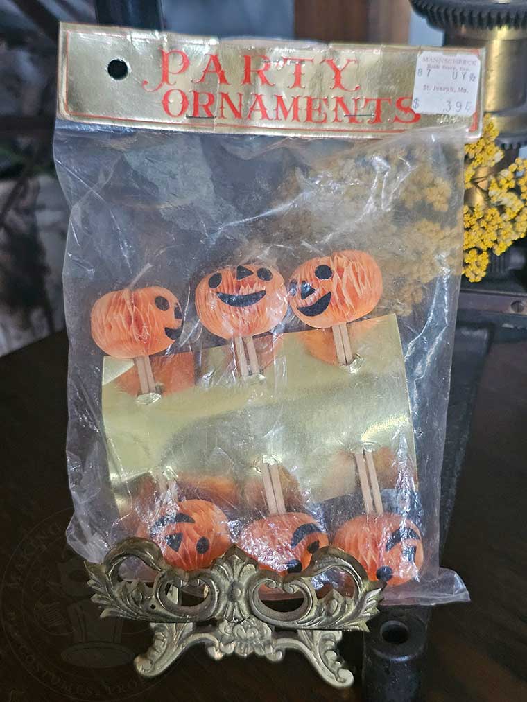 Vintage Paper Party Jacks
