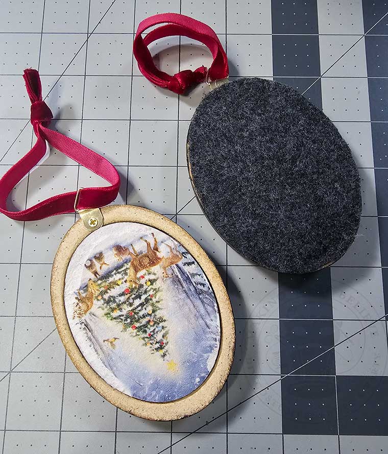 Felt back on Halloween Royal Portrait Skeleton Ornaments