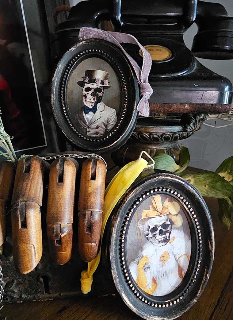 Halloween Royal Portrait Skeleton Ornaments