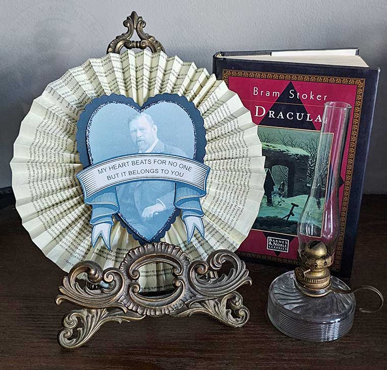 Stoker Horror Novel Valentine Decor