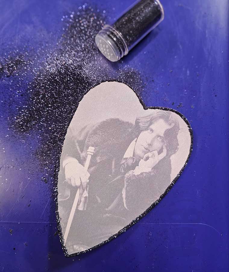 Glitter Edged Gothic Valentine Heart