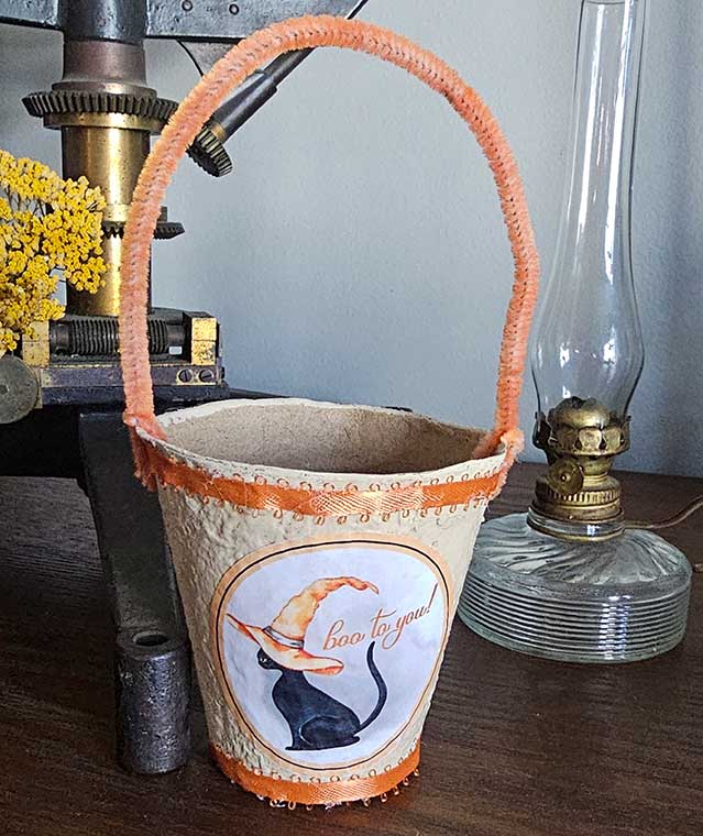 Peat Pot Treat Basket paper tag decoupage with ribbon trim