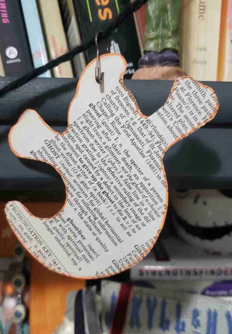 Halloween book page garland