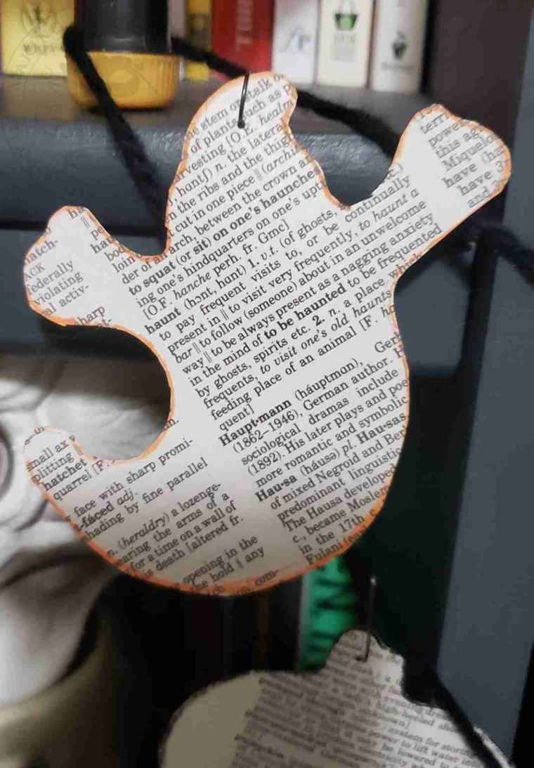 Halloween book page garland