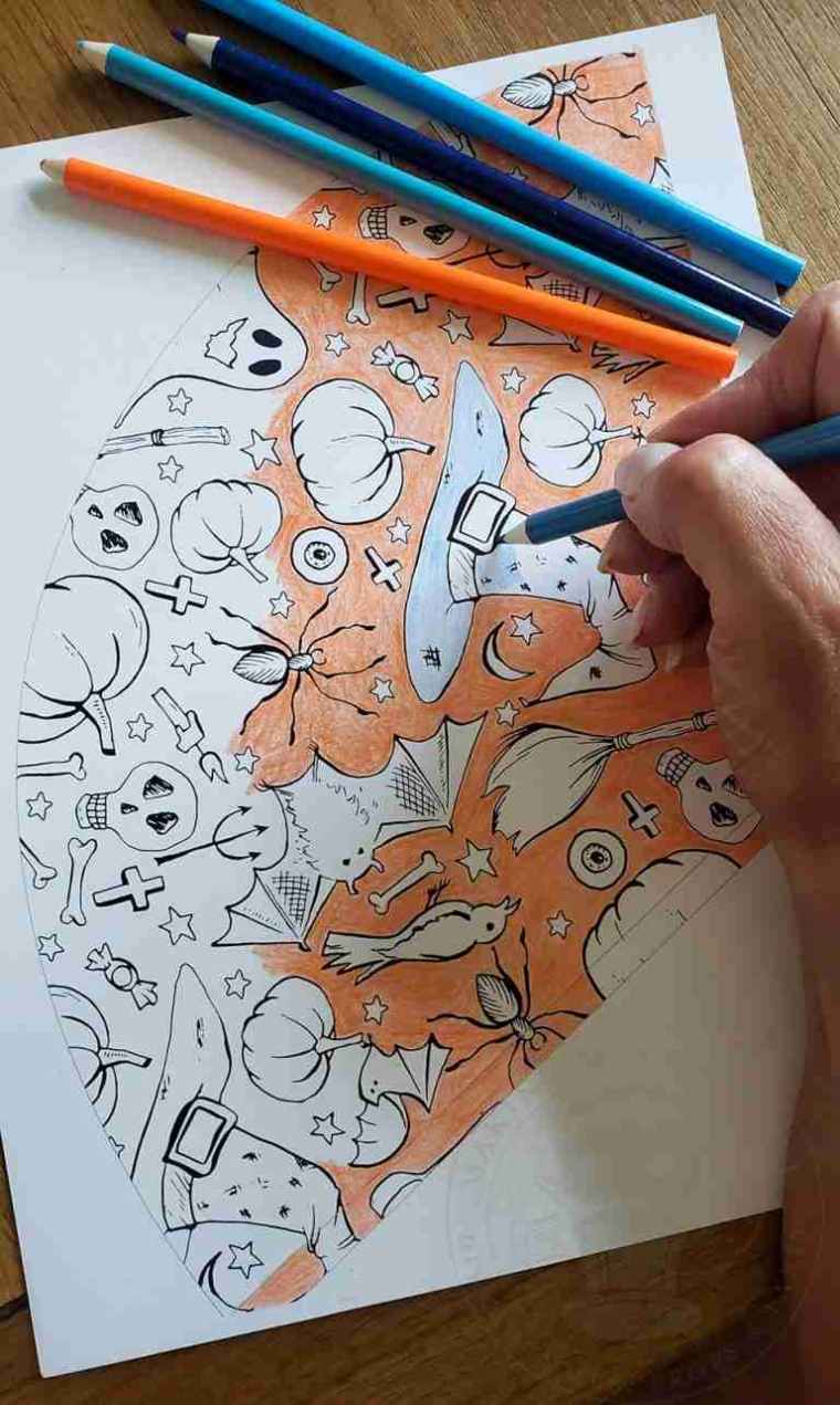 Craft Therapy - Coloring the Halloween party hat