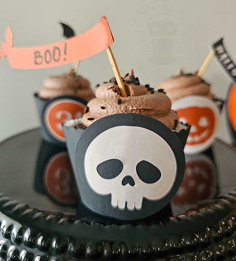 DIY Halloween cupcake wrappers and picks