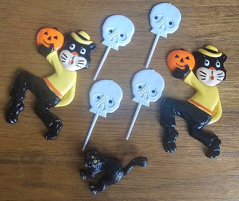 Vintage Halloween cake picks, toppers, and pin
