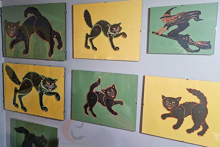 Vintage Jointed Scaredy Cats