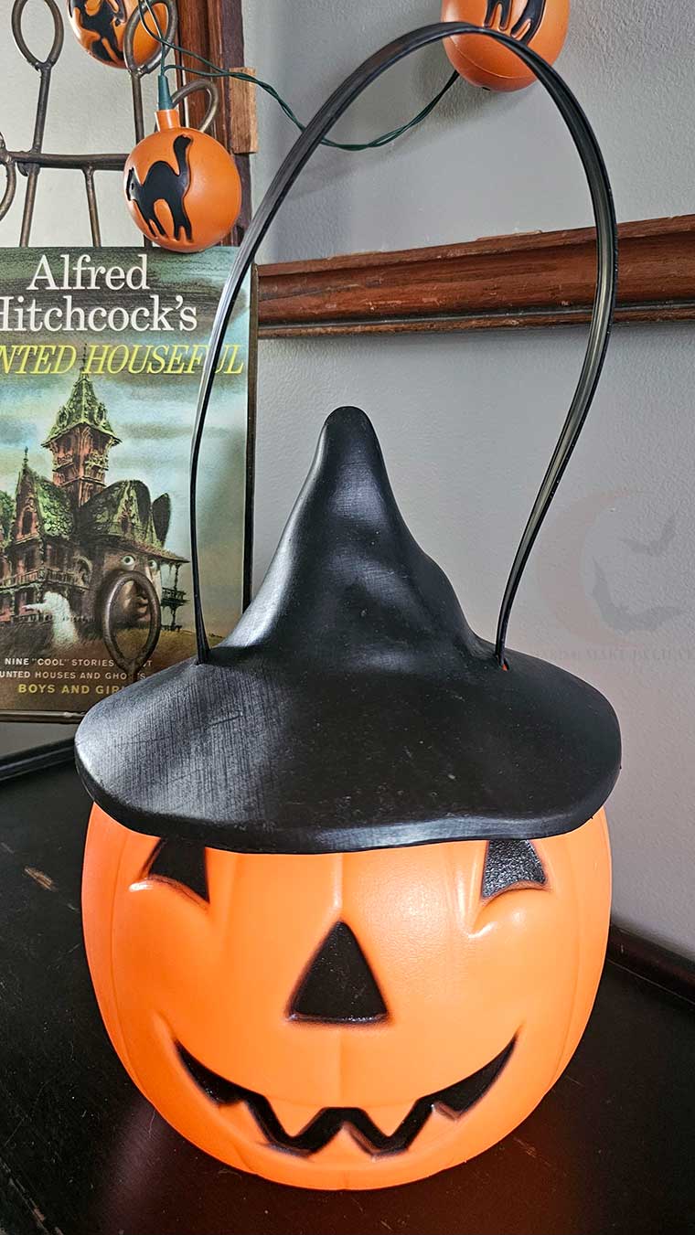 1995 Empire witch hat pumpkin pail